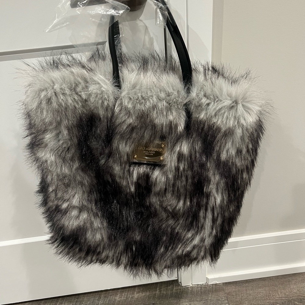 Dolce and Gabanna black fur overnight shopper new with tags - Picture 4 of 10